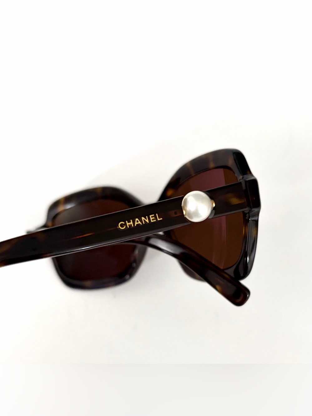 Chanel Sunglasses Tortoise Shell Frame Brown Pearl Collection 5132-H Sunglasses - Picture 14 of 16